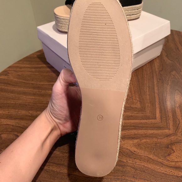 JustFab wedged sandal - Picture 3 of 4